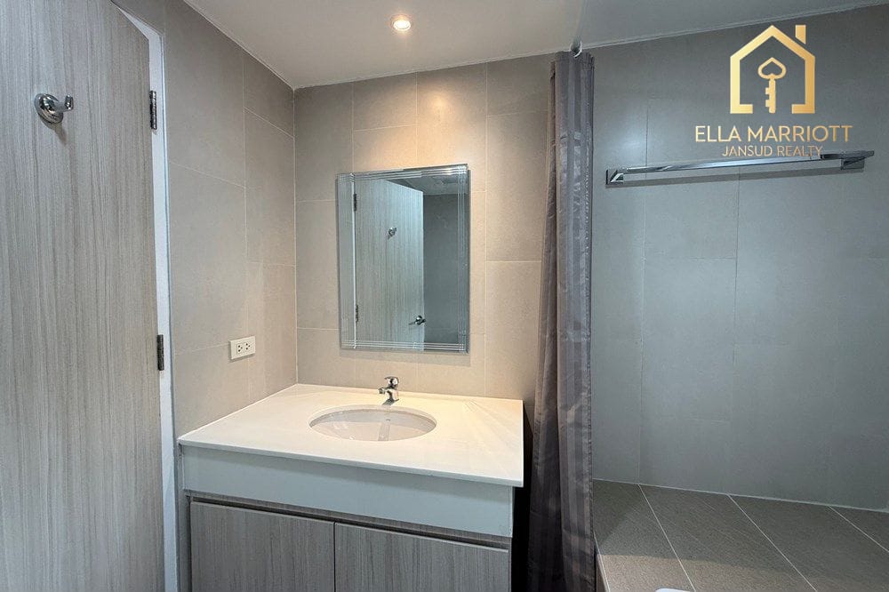 Spacious Pets-Friendly Condo in Thonglor - Luxury Living Awaits 14