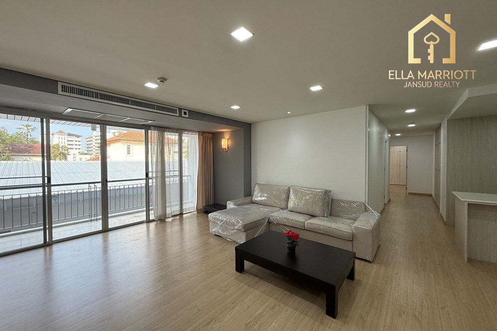Spacious Pets-Friendly Condo in Thonglor - Luxury Living Awaits 3