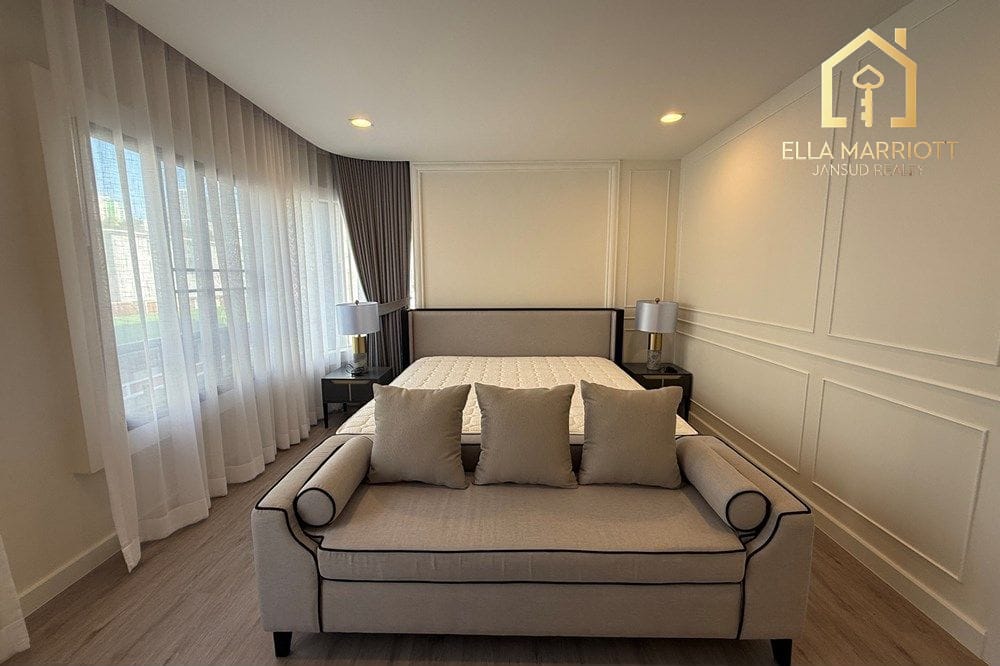 Brand New Condo, Never Occupied, 3-Min Walk to BTS 2