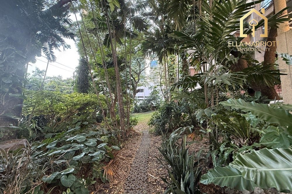 Luxury 3BR Condo for Rent near Nana BTS | 166sqm with Tennis Court 17