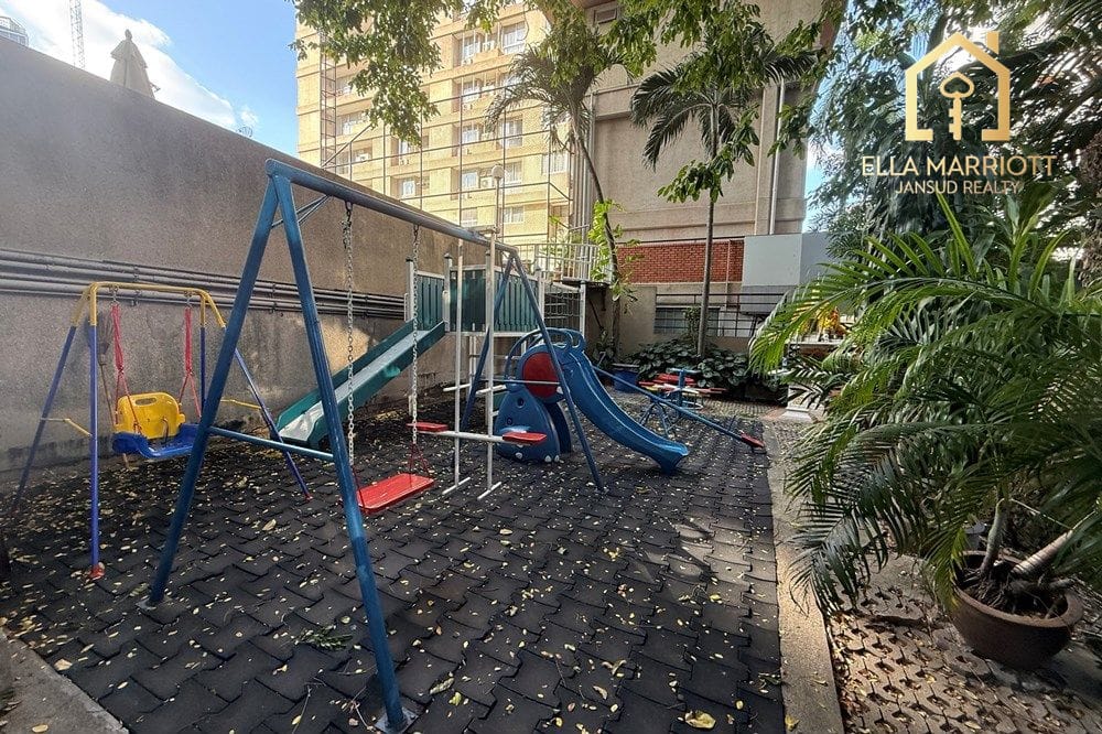 Luxury 3BR Condo for Rent near Nana BTS | 166sqm with Tennis Court 18