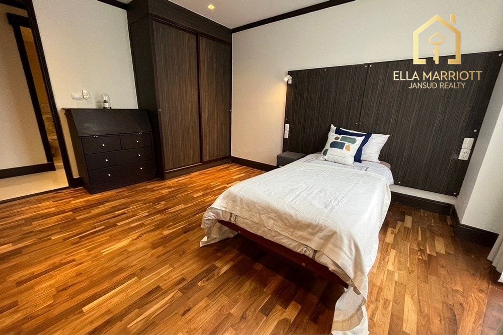 Rent 65K | 131sqm 2BR | 7th Floor | Pet-Friendly  |  Sukhumvit 10