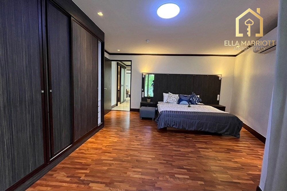 Rent 65K | 131sqm 2BR | 7th Floor | Pet-Friendly  |  Sukhumvit 3