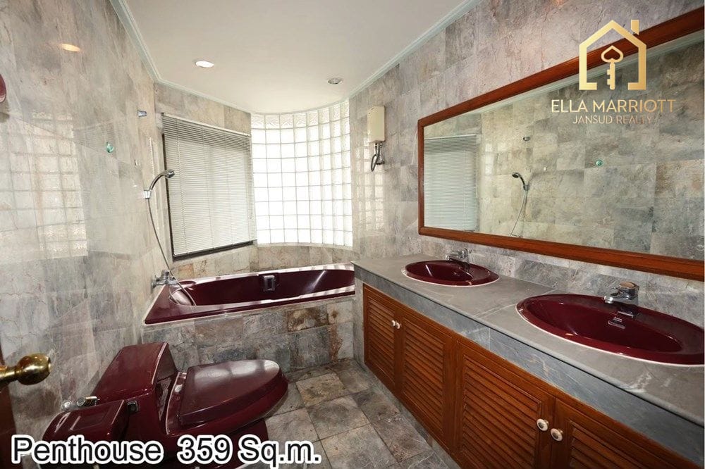 Spacious 3BR Penthouse on 21st Floor in Sukhumvit 23 - Rent 85K 9