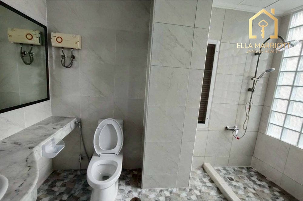 Luxury Condo for Sale in the Heart of the City 10