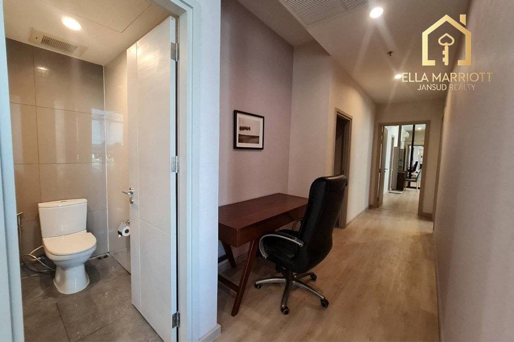 Luxury 4 Bedroom, 4 Bathroom Condo in Watthana, Bangkok 4