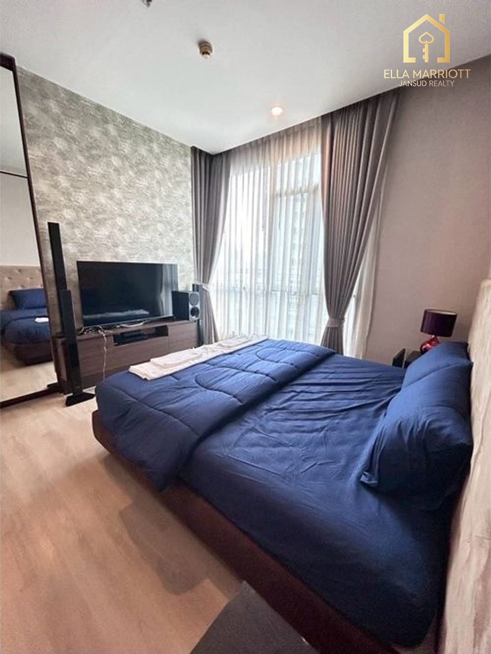 Luxury 4 Bedroom, 4 Bathroom Condo in Watthana, Bangkok 6