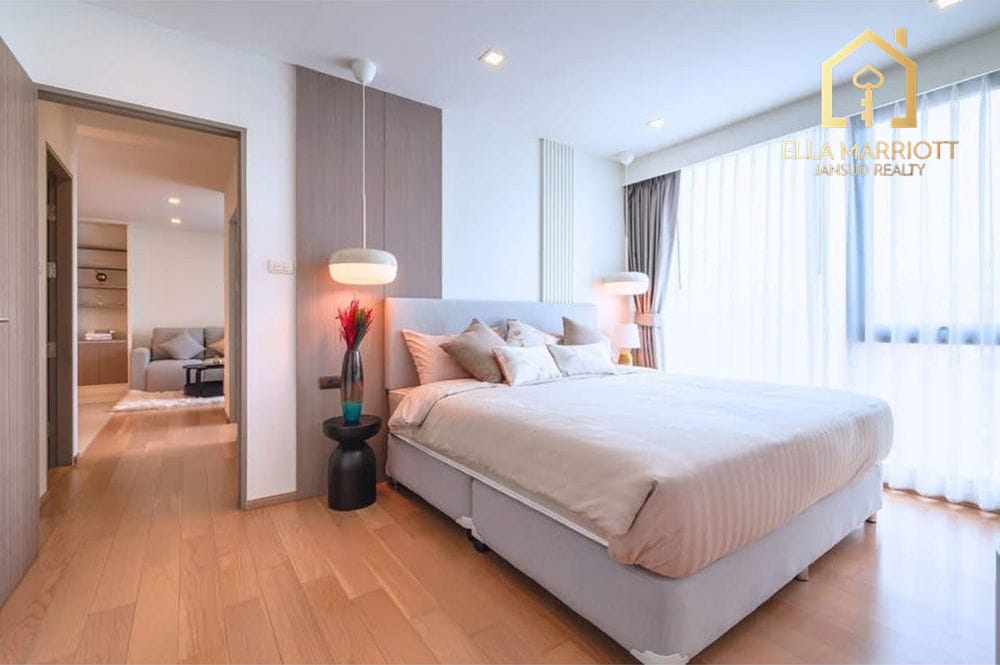 Urban Oasis: 2-Bed Watthana Condo in Bangkok! 11