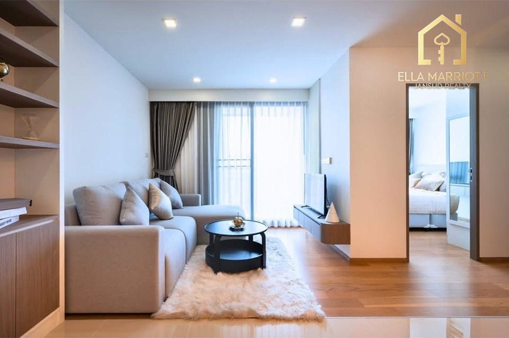 Urban Oasis: 2-Bed Watthana Condo in Bangkok! 5