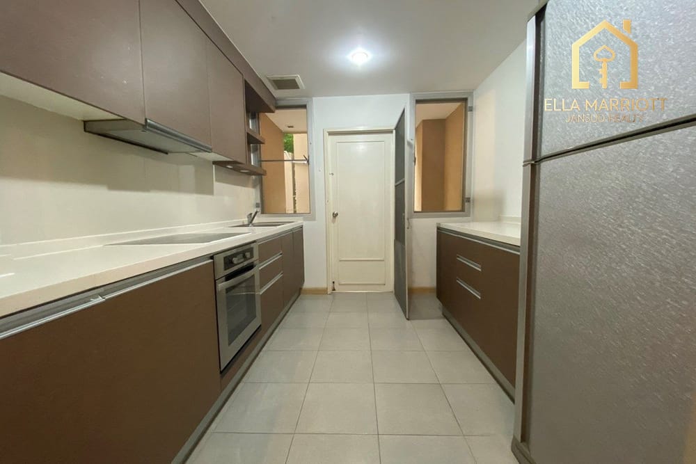 Rent 63K | 150sqm Ground Floor 2BR | Private Garden | Cat Friendly 6