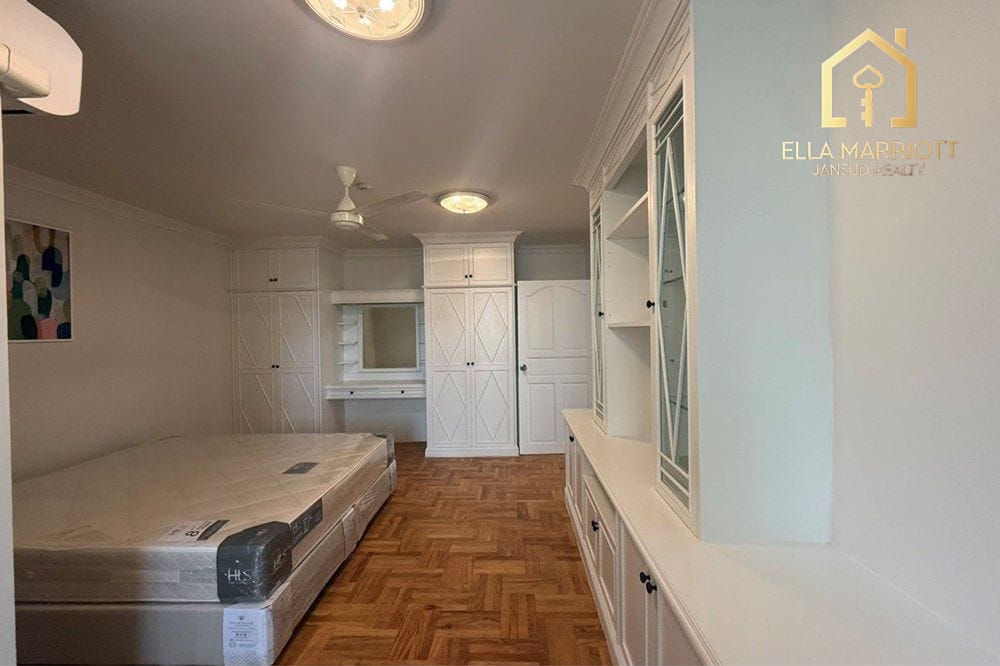 Luxurious Condo in Bangkok's Heart! 13