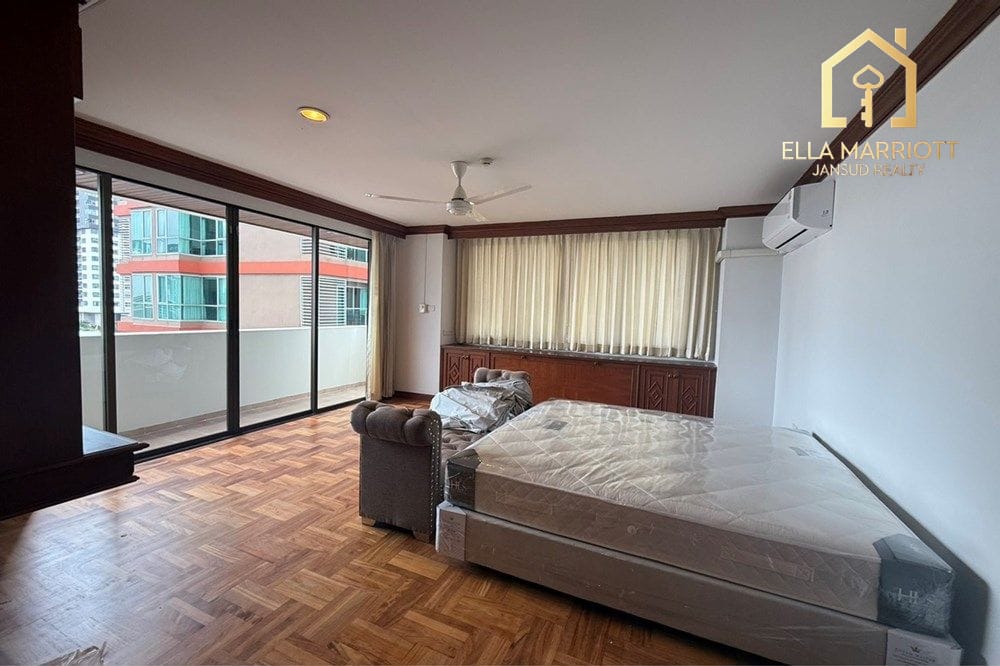 Luxurious Condo in Bangkok's Heart! 16