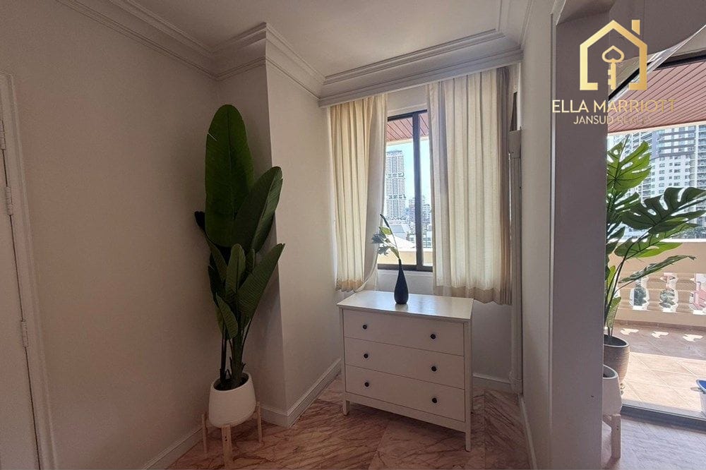 Luxurious Condo in Bangkok's Heart! 17