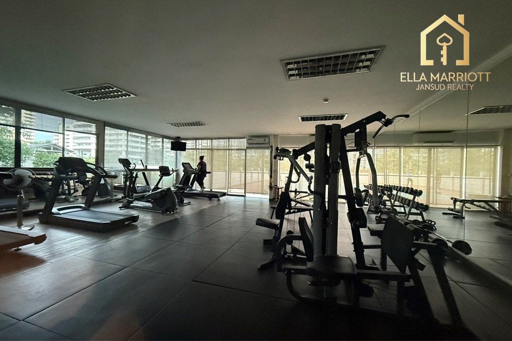 Luxurious Condo in Bangkok's Heart! 21