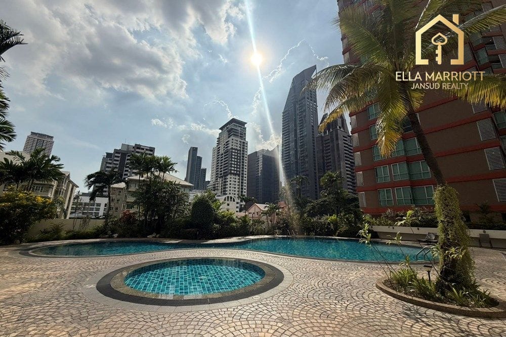 Luxurious Condo in Bangkok's Heart! 22