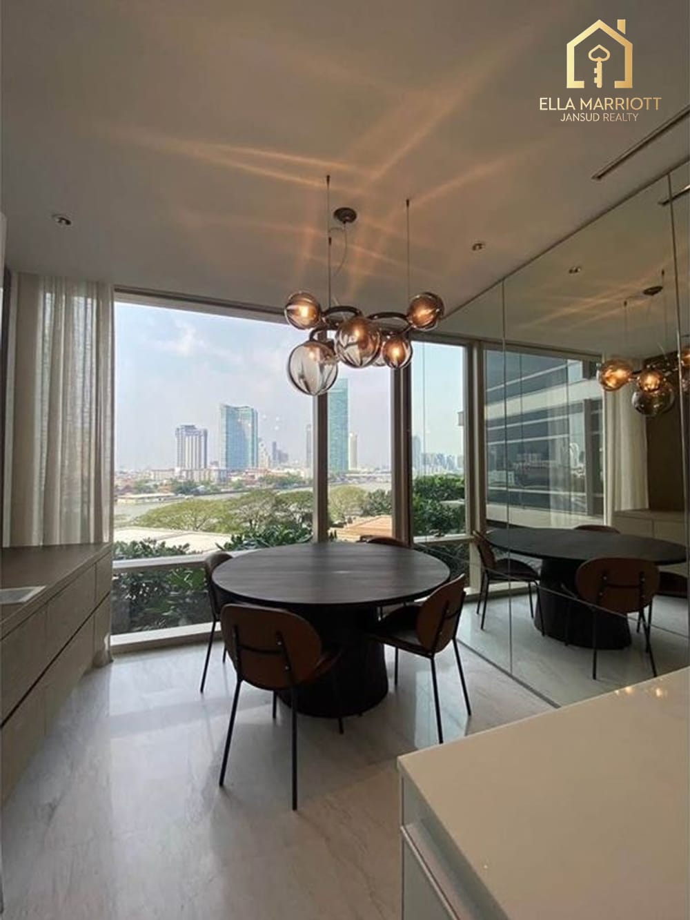 曼谷河畔郑皇桥站Four Seasons Private Residences公寓120平方米2室3卫出租 2