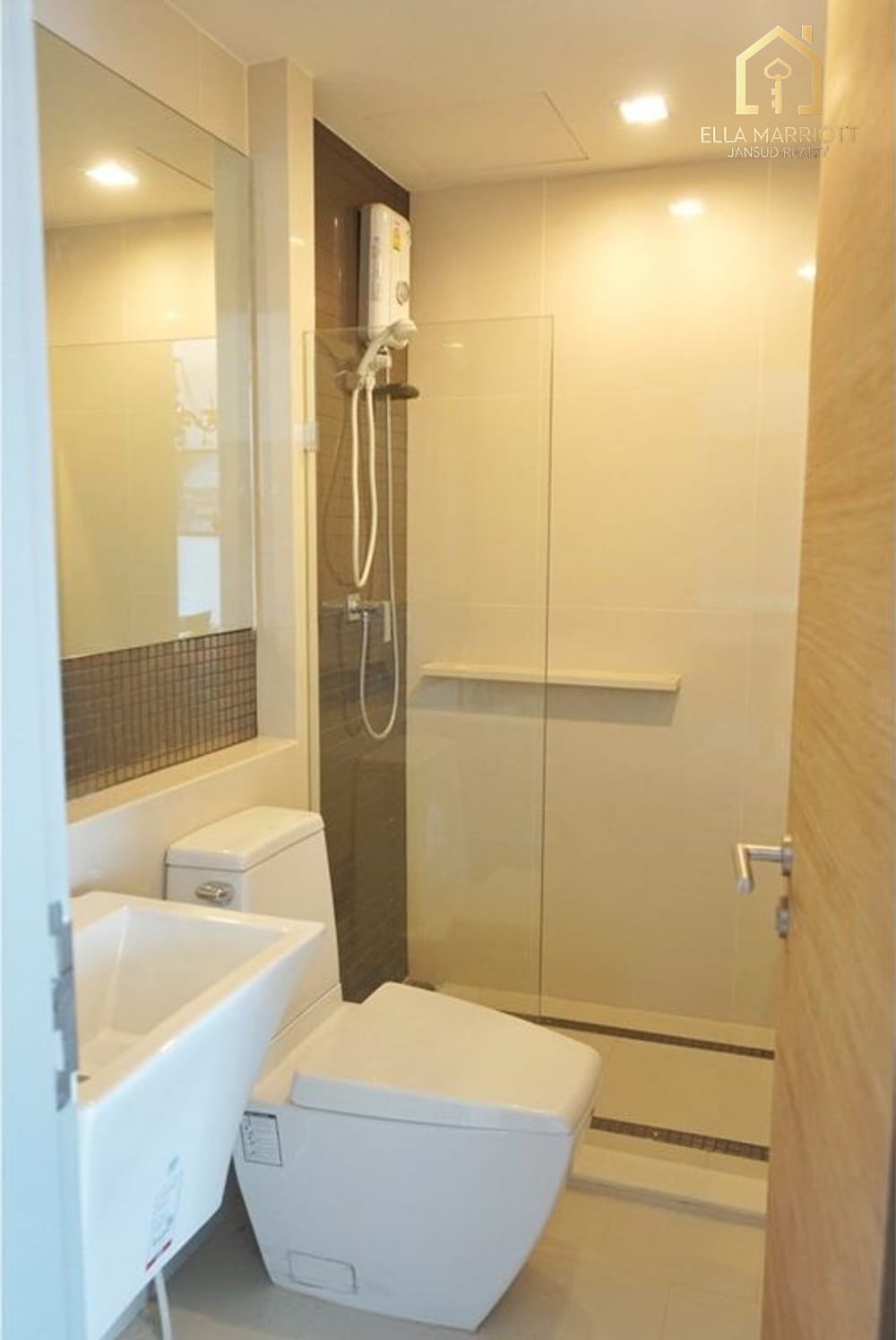 2BR Corner Condo for Rent at Rhythm Sukhumvit 50 - 16th Floor, 66sqm, 4 Mins Walk to BTS On Nut 4