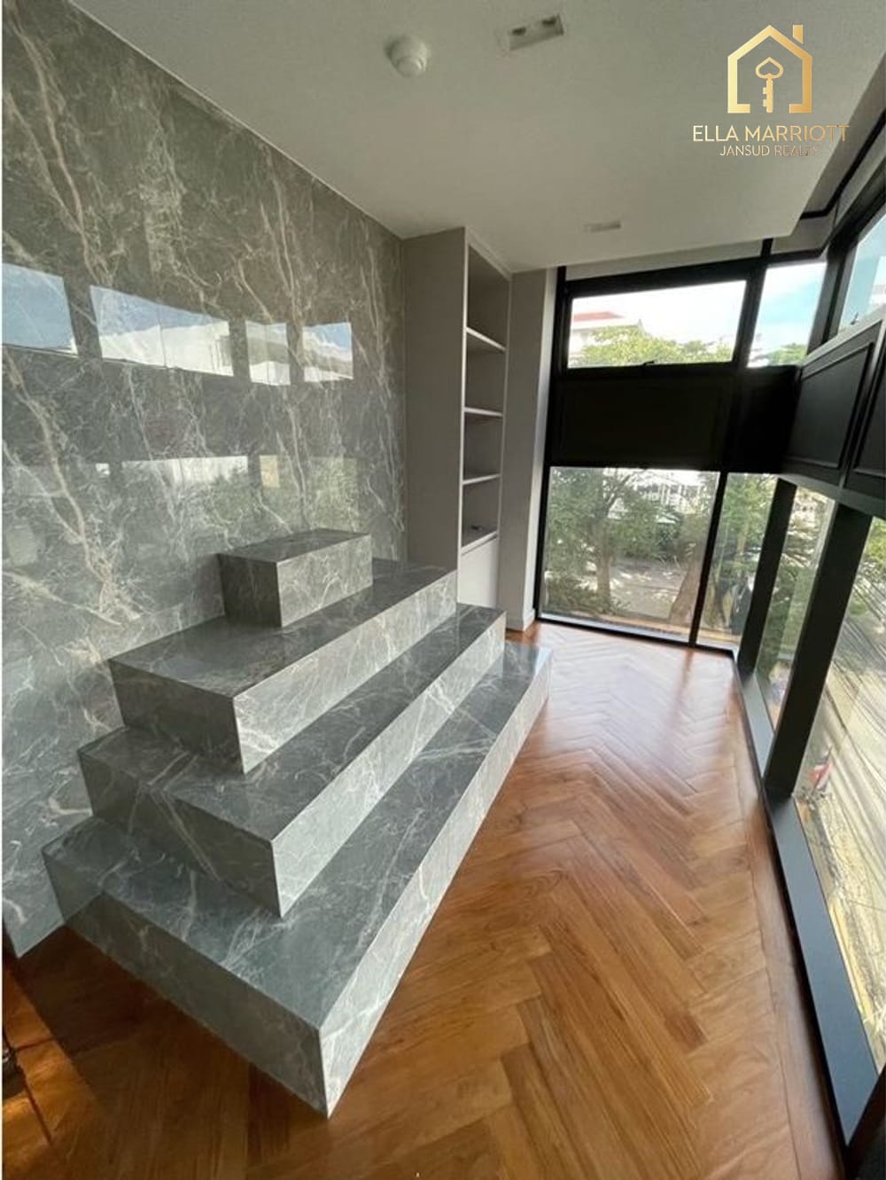 Spacious 900sqm Townhouse for Rent in Thonglor - Company Contract Accepted 15