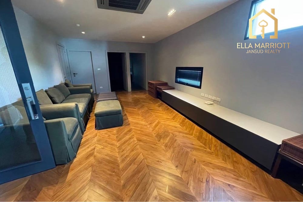 Spacious 900sqm Townhouse for Rent in Thonglor - Company Contract Accepted 16