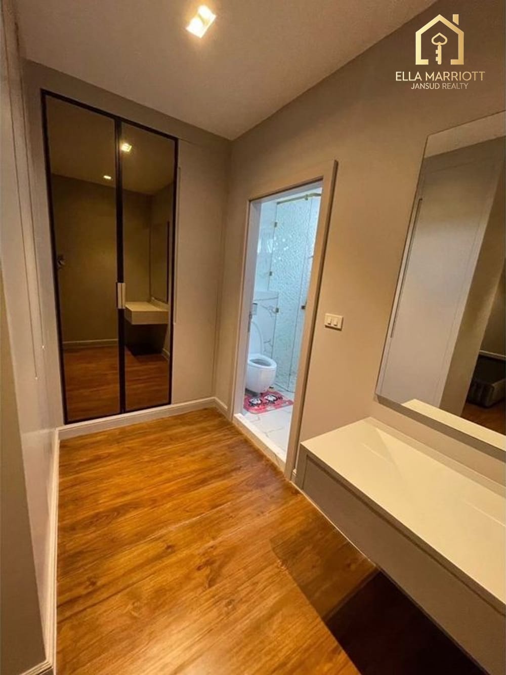 Spacious 900sqm Townhouse for Rent in Thonglor - Company Contract Accepted 19