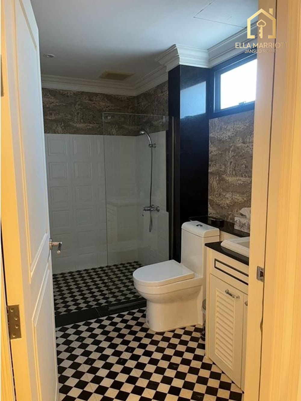 Spacious 900sqm Townhouse for Rent in Thonglor - Company Contract Accepted 26