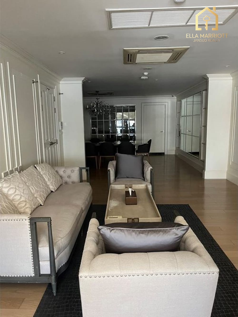 Spacious 900sqm Townhouse for Rent in Thonglor - Company Contract Accepted 31
