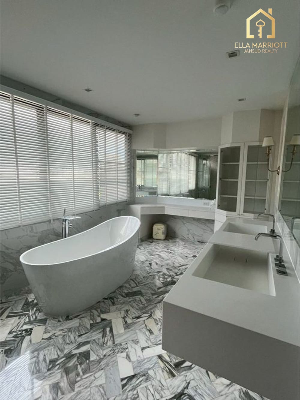 Spacious 900sqm Townhouse for Rent in Thonglor - Company Contract Accepted 32