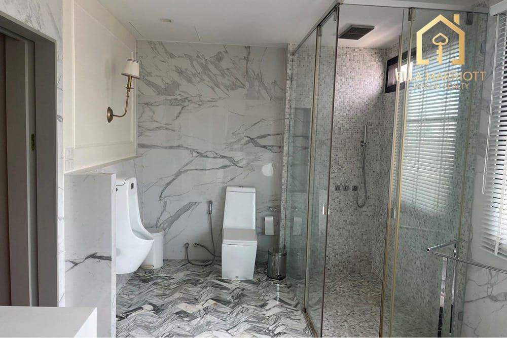 Spacious 900sqm Townhouse for Rent in Thonglor - Company Contract Accepted 39