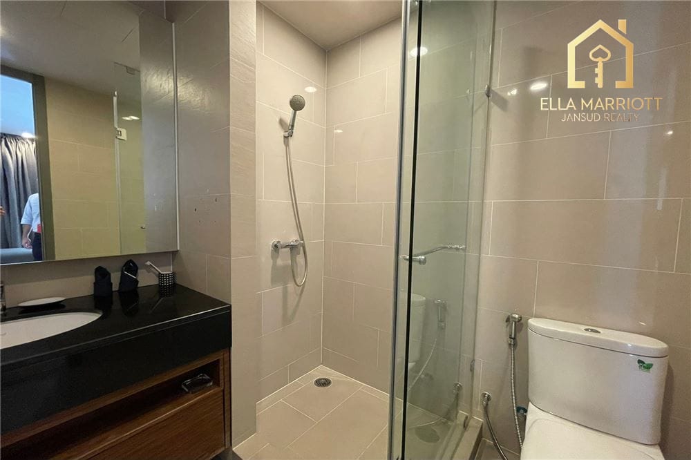 Rent 95K | Newly Renovated 140sqm 3BR | Near BTS Phrom Phong | Pets OK 13