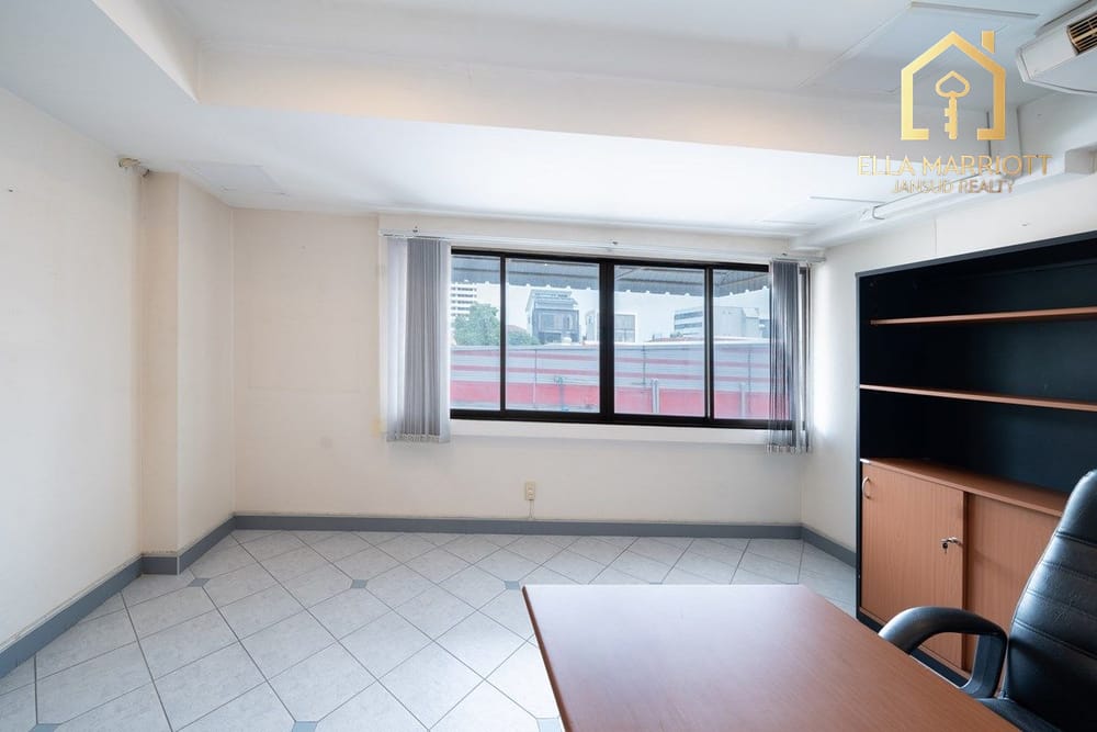 Spacious Condo Near BTS Ari - 9 Mins Walk to Transportation in Bangkok 13