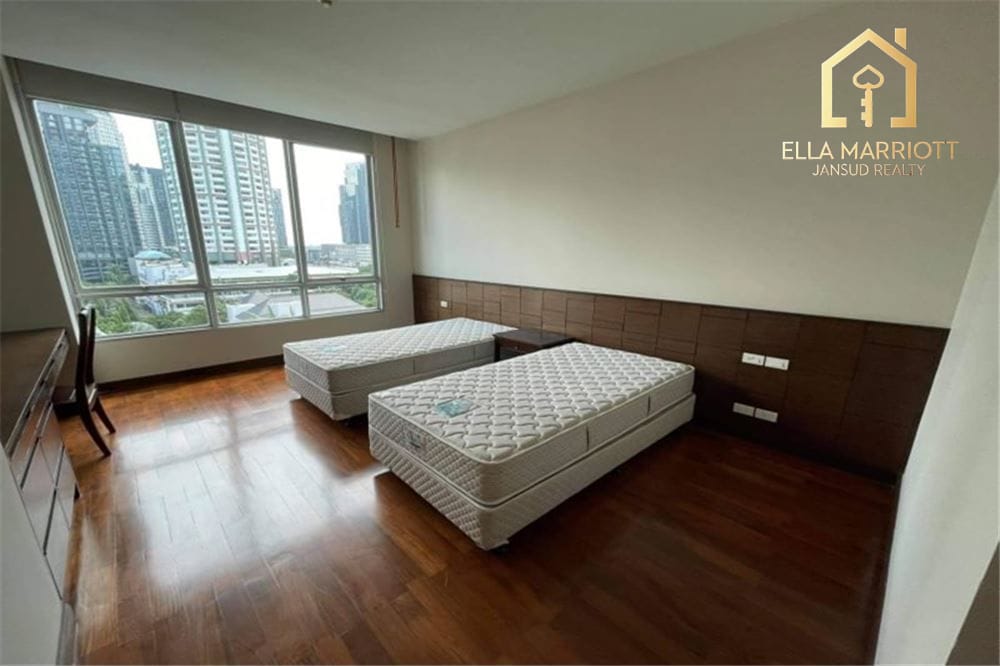 For Rent: Spacious 3+1 Bedroom Apartment with Large Balcony in Sukhumvit 55 (Thonglor) 15