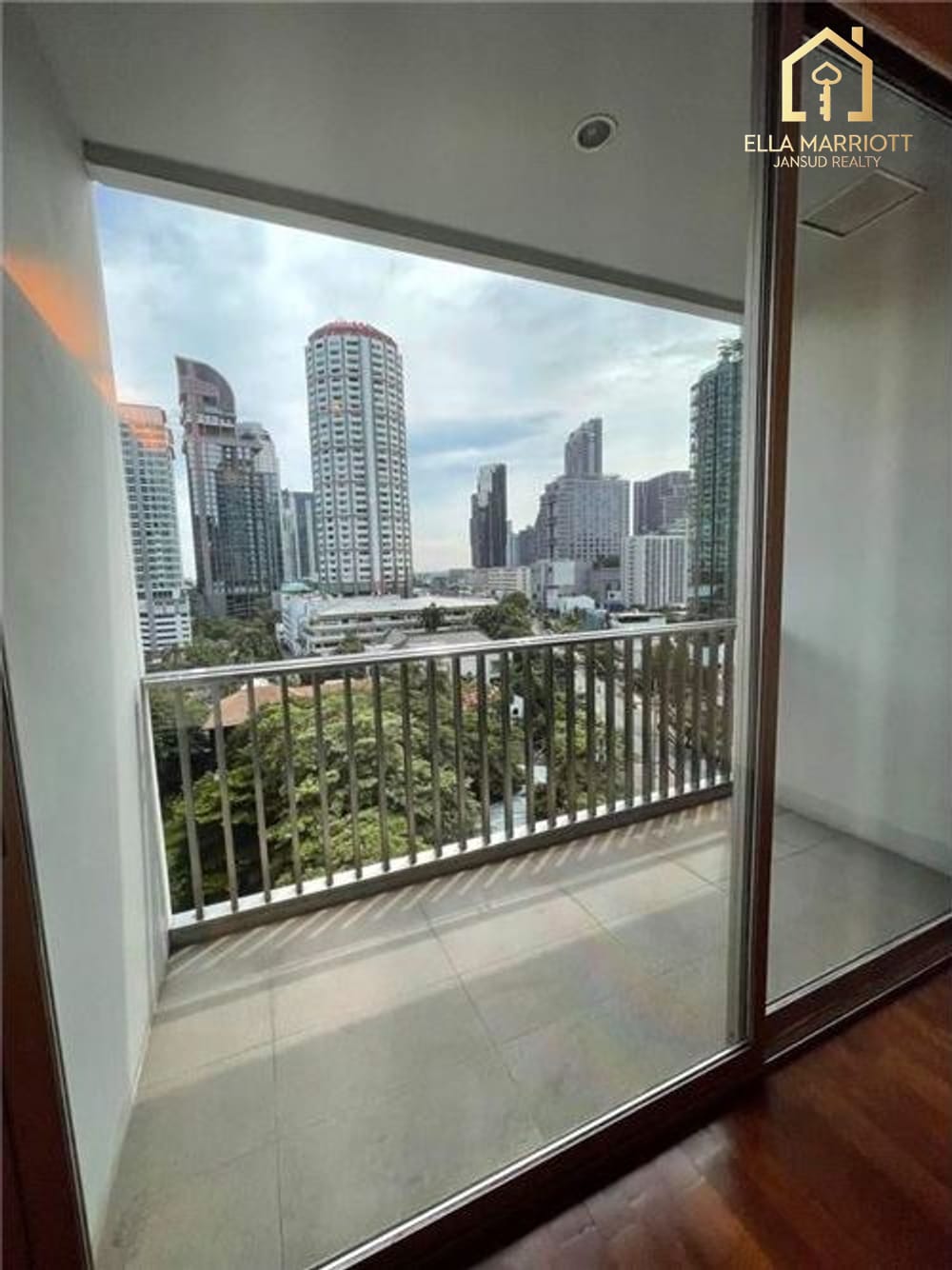 For Rent: Spacious 3+1 Bedroom Apartment with Large Balcony in Sukhumvit 55 (Thonglor) 17