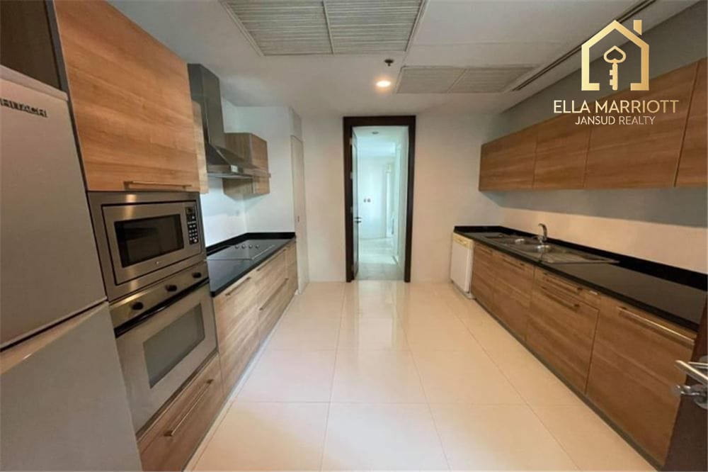 For Rent: Spacious 3+1 Bedroom Apartment with Large Balcony in Sukhumvit 55 (Thonglor) 3
