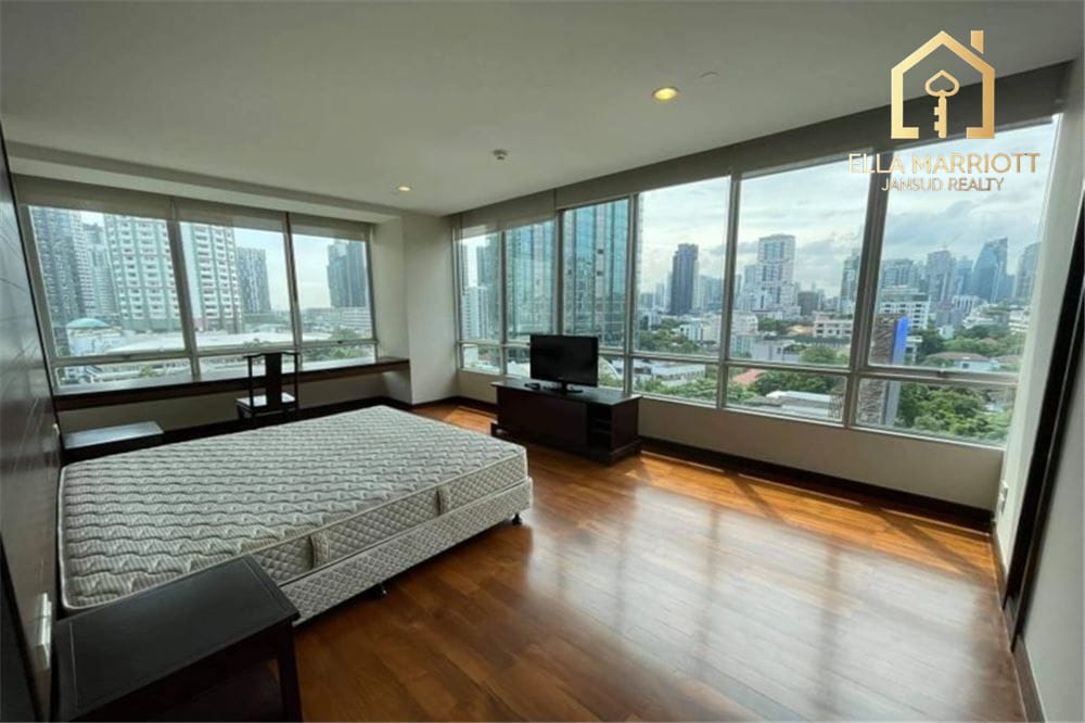 For Rent: Spacious 3+1 Bedroom Apartment with Large Balcony in Sukhumvit 55 (Thonglor) 7