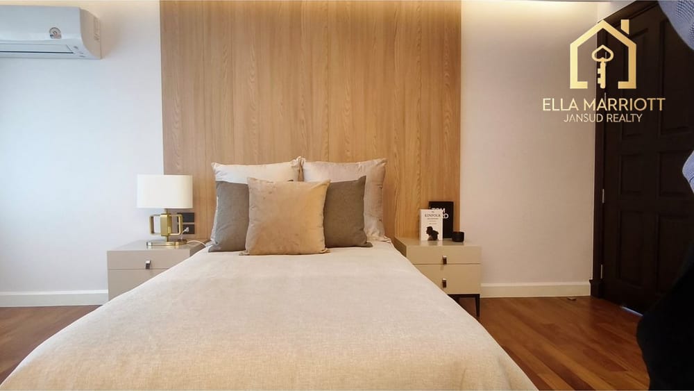 Spacious 4BR Family Condo for Rent in Sukhumvit 16 – 260sqm, Pets Allowed, 15 Min Walk to BTS Asok 18
