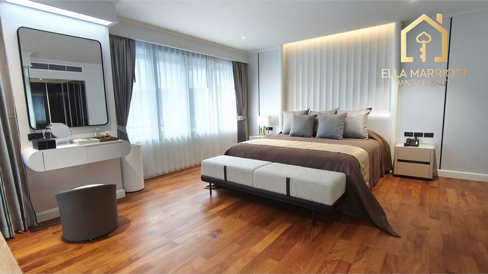 Spacious 4BR Family Condo for Rent in Sukhumvit 16 – 260sqm, Pets Allowed, 15 Min Walk to BTS Asok 8