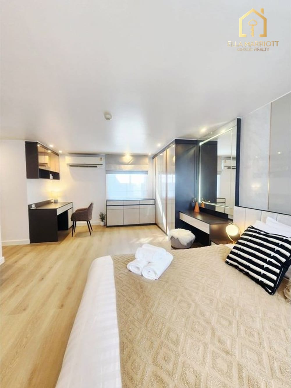 Luxury 2BR Condo with Pool View on 22nd Floor in Belle Park Rama 3 - $7.9M 8