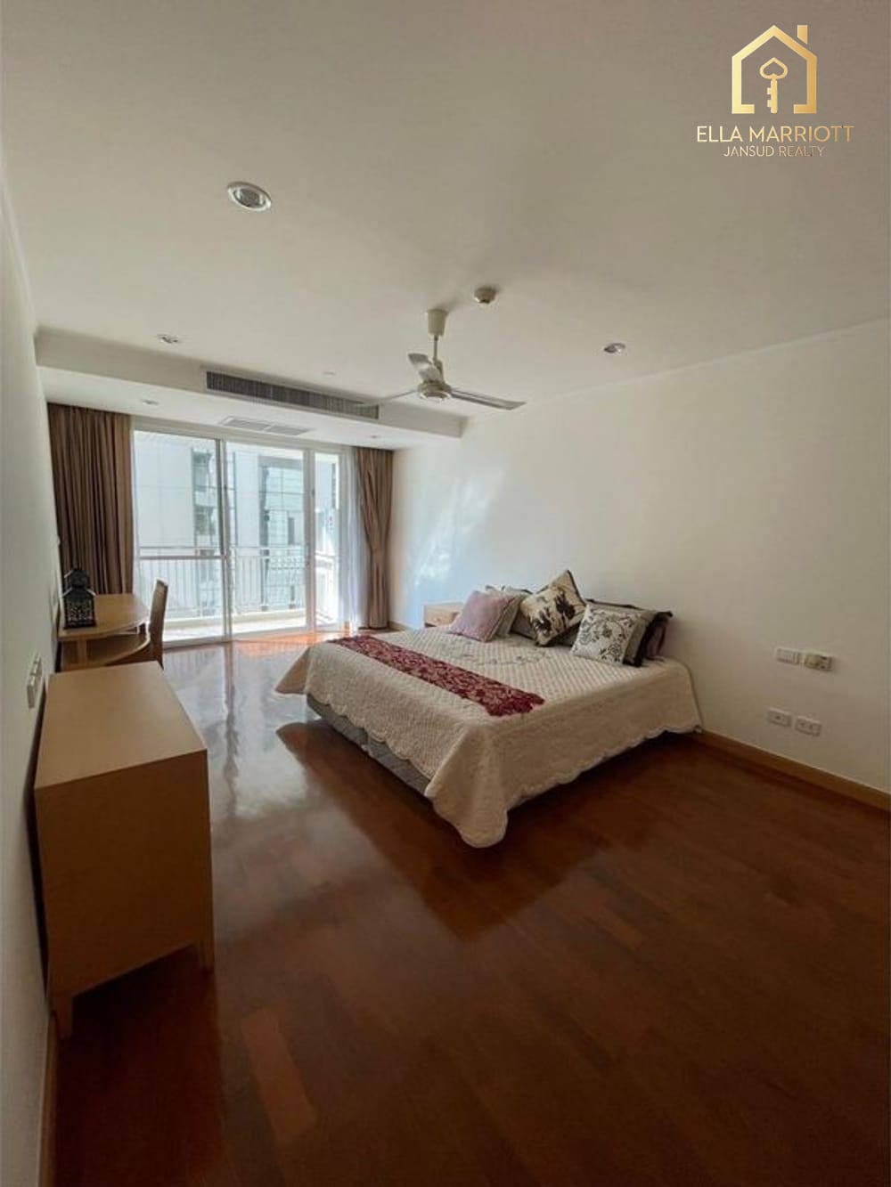 Rent 140K | Palatial 285sqm 3BR Sky Mansion | Sukhumvit 22 | Pets OK 10