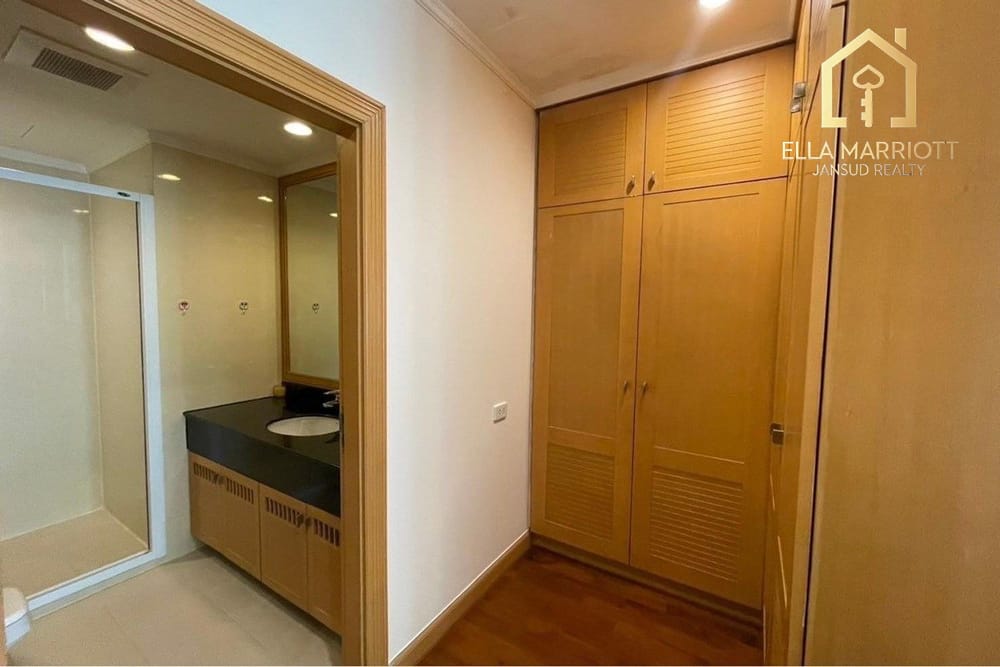 Rent 140K | Palatial 285sqm 3BR Sky Mansion | Sukhumvit 22 | Pets OK 11