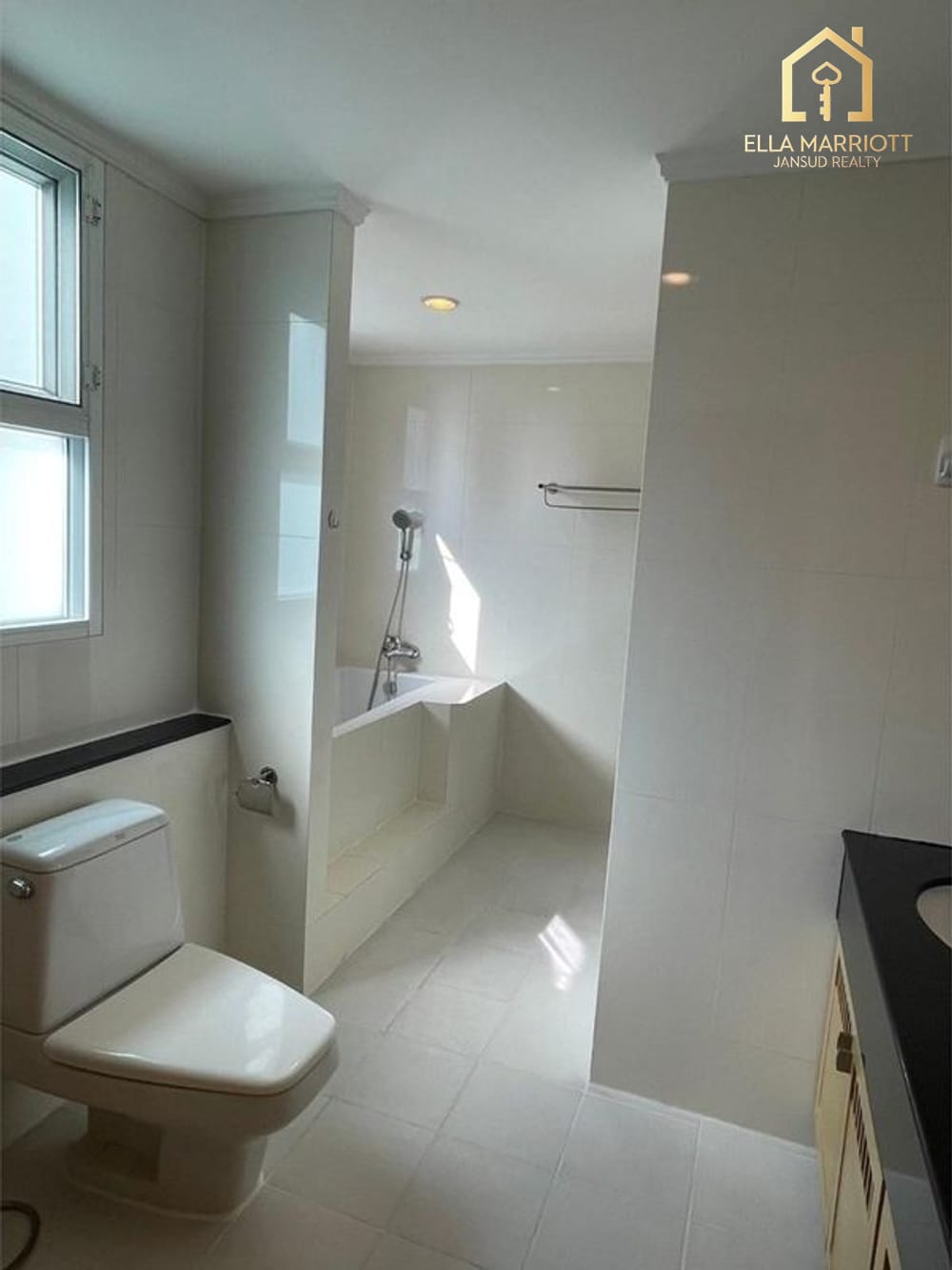 Rent 140K | Palatial 285sqm 3BR Sky Mansion | Sukhumvit 22 | Pets OK 9