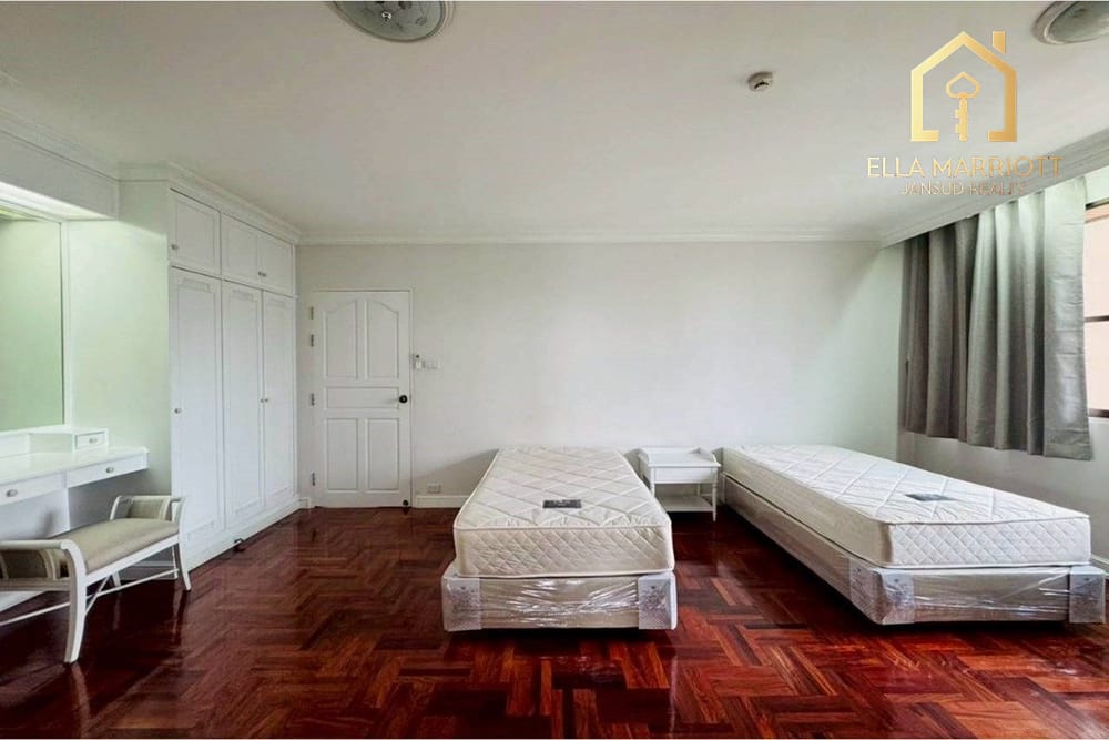 Geräumige, haustierfreundliche Wohnung mit 4 Schlafzimmern zur Miete in Sukhumvit 43. 15