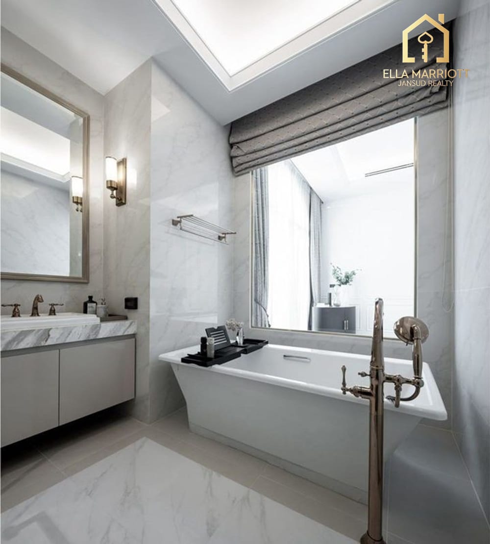 Luxury 500sqm Townhouse in Ekkamai 22 with Private Lift & Pool for Sale at 85.8M 10