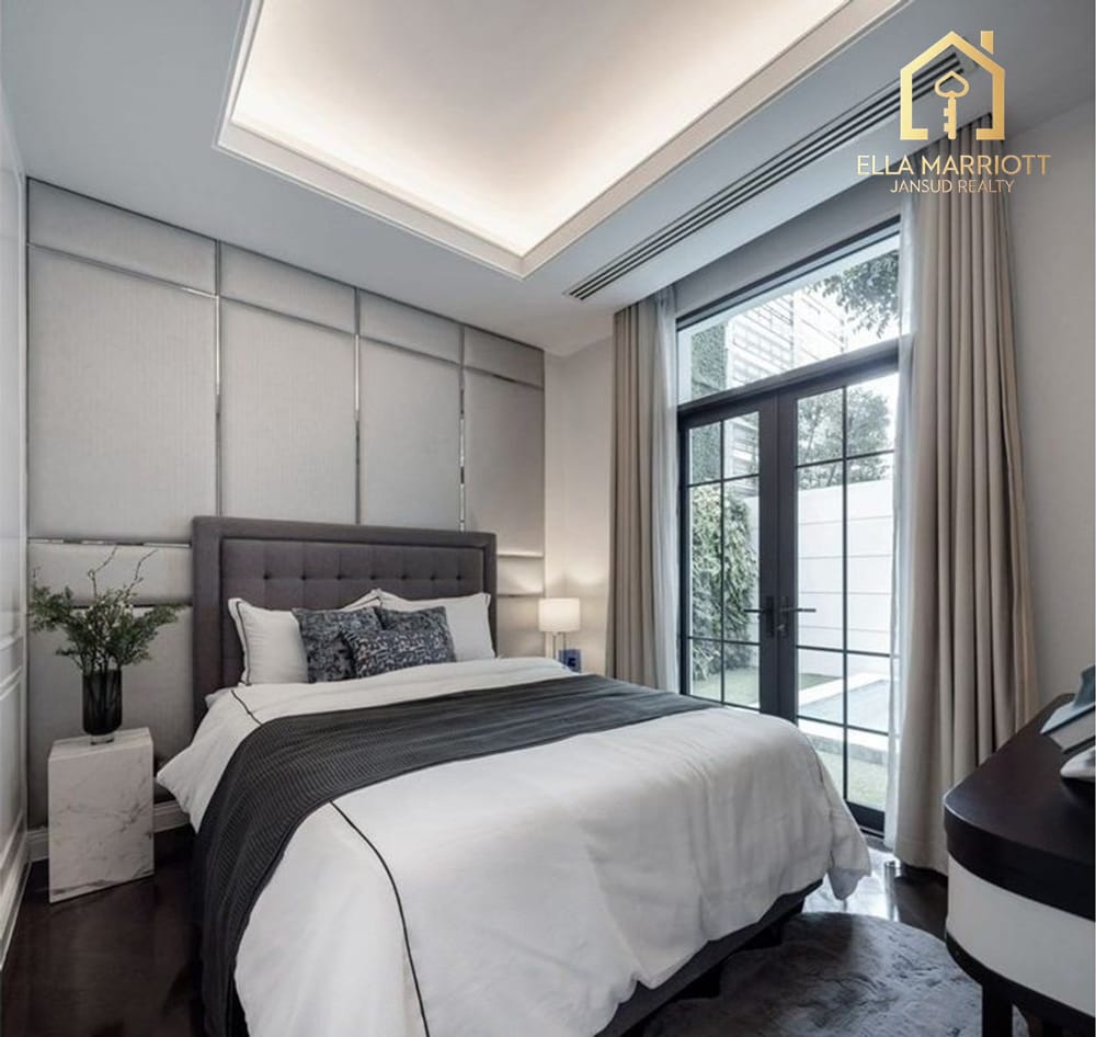 Luxury 500sqm Townhouse in Ekkamai 22 with Private Lift & Pool for Sale at 85.8M 5