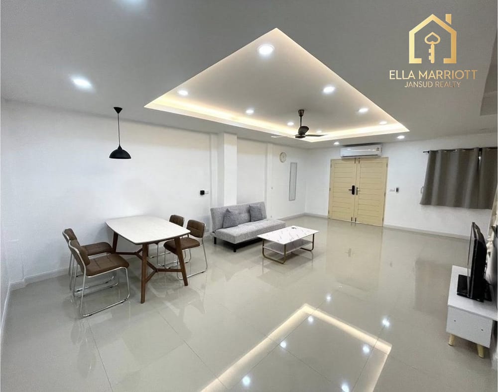 Rent 45K | 2-Story Sukhumvit 81 Townhouse | 400m to BTS On Nut | 3BR 1