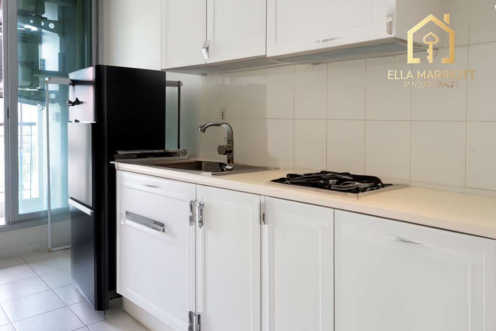 Huai Khwang Oasis: 1-Bed Condo with Skyline Views 10