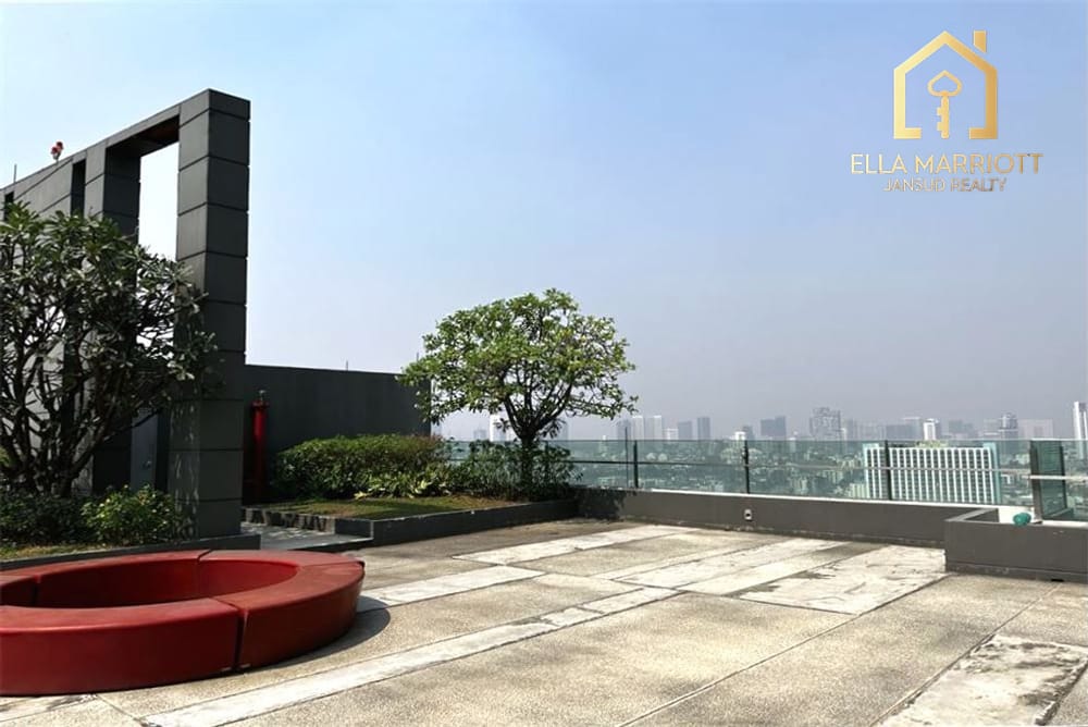 Huai Khwang Oasis: 1-Bed Condo with Skyline Views 15