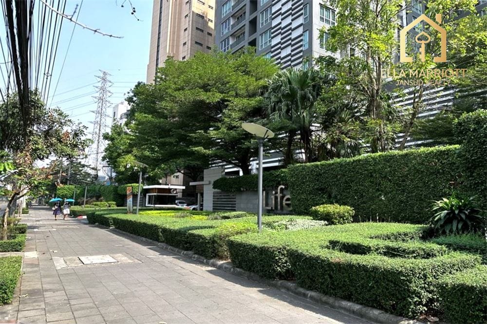 Huai Khwang Oasis: 1-Bed Condo with Skyline Views 39
