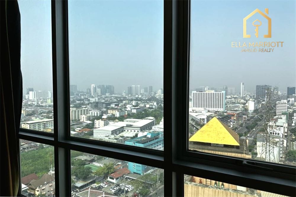 Huai Khwang Oasis: 1-Bed Condo with Skyline Views 5