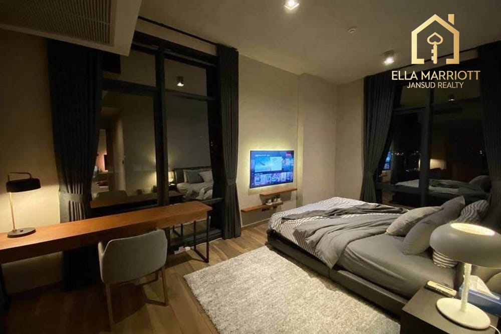 Japanese Designer 2BR Corner Loft for Rent in Asoke - 4 Mins Walk to MRT Phetchaburi 6