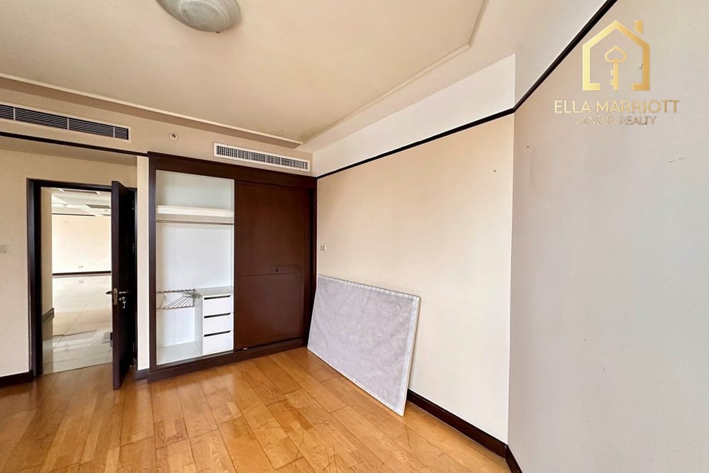 3-Bedroom Condo Near BTS Phloen Chit - 7 Min Walk on Wireless Rd 4